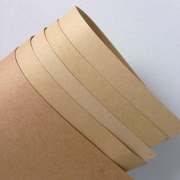 Bruk deling av lysfarget Kraft-papir